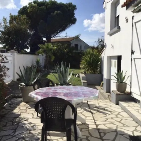 Maison Semussac, 4 Pieces, 6 Personnes - Fr-1-305c-14 בית נופש Sémussac